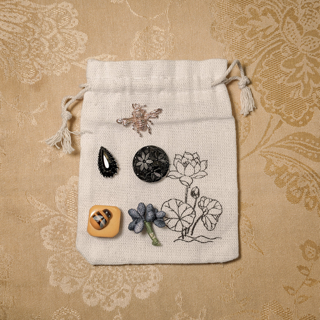 Privacy Hanger 03 ⚚ Lady Bee